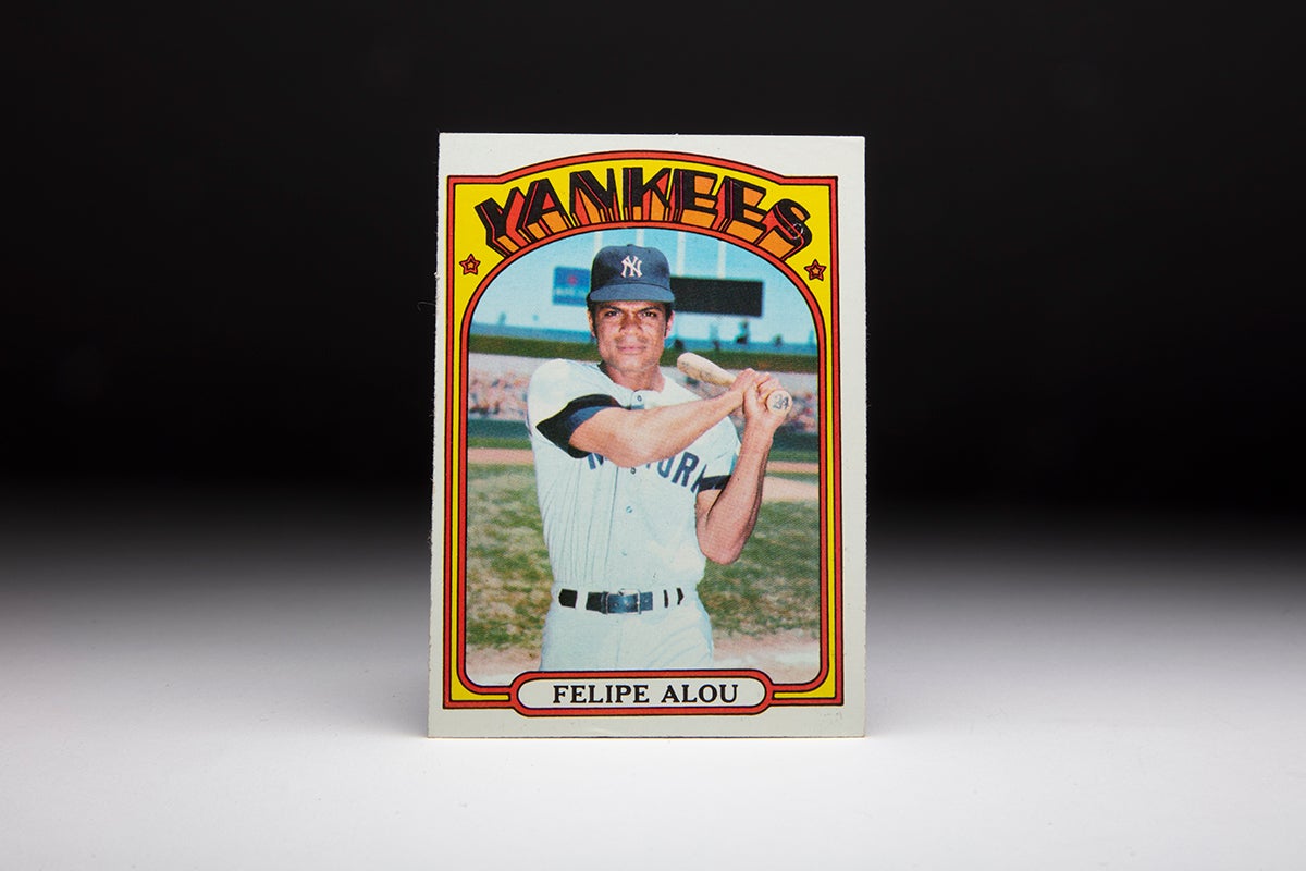 Front of 1972 Topps Felipe Alou card